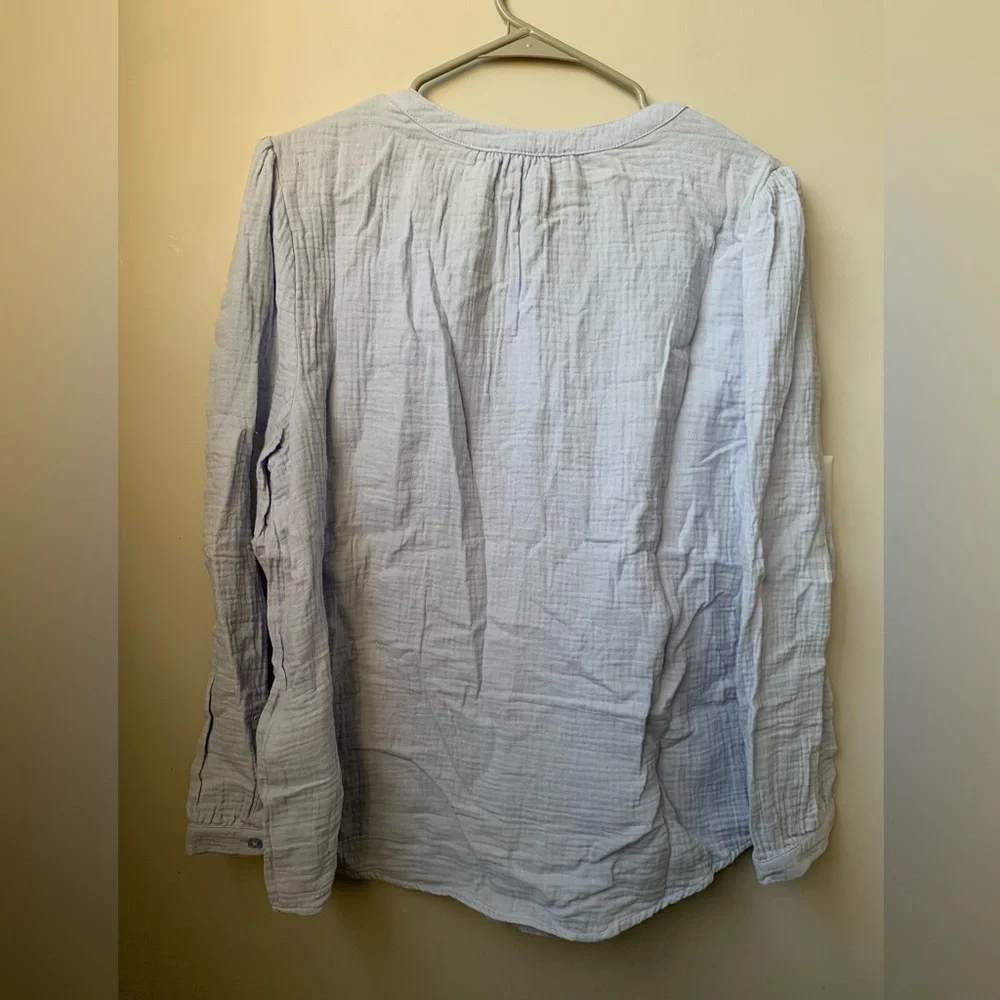 DKNY JEANS Women’s Light Blue Cotton Long Sleeve Henley Style Blouse